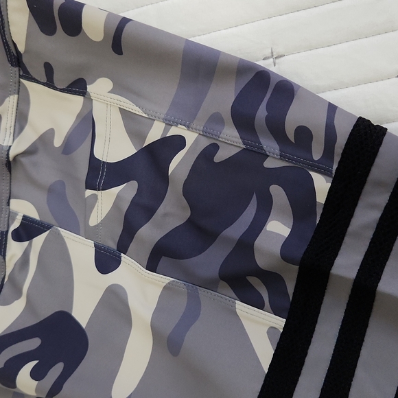 NEW Leggings / Activewear - Picture 7 of 8